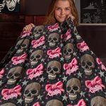 Personalisierte Gothic 3D Skulls Pink Coquette Bow Soft Throw Blanket mit Namen Home Decor Geburtstag Halloween Geschenk für Gothic-Enthusiasten