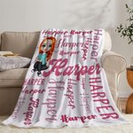 Couverture Polaire Sherpa Personnalisée avec Personnage et Nom Multicolore en Police Diverse Cadeau Anniversaire pour Enfant Famille