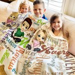 Couverture Polaire Sherpa Personnalisée avec Personnage et Nom Multicolore en Police Diverse Cadeau Anniversaire pour Enfant Famille