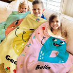 Couverture Multicolore Personnalisée avec Initiale et Nom à Motifs de Pomme Crayon Carnet Décoration de Maison Cadeau Noël Anniversaire pour Enfant