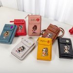 Personalisierte Cartoon Mädchen Umhängetasche aus PU-Leder mit Geldbörsenfach Namen und Geburtsblume Geburtstagsgeschenk für Damen