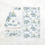 Couverture d'accueil personnalisée pour tortue bleue, thème océan, bonnet d'emmaillotage et bandeau avec le nom Coming Home Outfit Cadeau de douche de