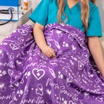 Couverture en laine polaire douce avec nom Cadeau d'anniversaire et d'appréciation pour infirmier(e) et personnel médical.