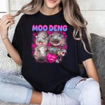 Personalised Pink Love Heart Cute Moo Deng Baby Hippo Unisex Bootleg T-shirt Sweatshirt with Name Birthday Gift for Moo Deng Fans Lovers