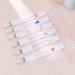 Gepersonaliseerde lint fopspeen Clip houder met geborduurde naam past op de meeste fopspenen Speen Speelgoed Baby Shower Gift voor pasgeborenen