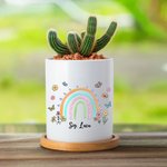 Vaso per Piante Personalizzato con Nome in Ceramica e Base in Bambù Regalo di Apprezzamento per Amanti delle Farfalle Arcobaleno