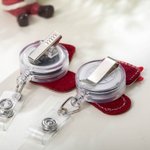 Gepersonaliseerde boog Kerstmis kous Badge Reel met borduurwerk naam Office accessoires kerstcadeau voor verpleegkundige leraar collega