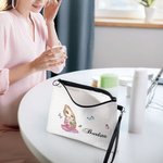 Sac de Maquillage Personnalisé avec Nom Fleur de Naissance et Personnage de Femme Cadeau d'Anniversaire pour les Femmes et les Filles