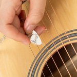 Personalizada Grabado Nota Símbolo Guitar Pick Colgante Collar con Nombre Dainty Música Joyería Cumpleaños Regalo para Guitarristas Amantes