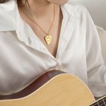 Personalizada Grabado Nota Símbolo Guitar Pick Colgante Collar con Nombre Dainty Música Joyería Cumpleaños Regalo para Guitarristas Amantes