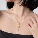 Personalisierte zierliche Geburt Monat Schmetterling Kreuz Halskette christlichen Schmuck Geburtstag Geschenk für Frauen