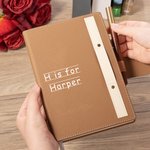 Personligt namn Initial Design Läder A5 Linjerad anteckningsbok och pennset Födelsedagspresent för barn