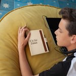 Personligt namn Initial Design Läder A5 Linjerad anteckningsbok och pennset Födelsedagspresent för barn