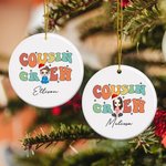 Gepersonaliseerde Cousin Crew Cartoon karakter keramische kerstbal met naam en sleutelkoord Kerst Home Decor Gift voor kinderen familie