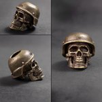 Ciondolo Gotico Personalizzato con Teschio Fatto a Mano e Intrecciato Portachiavi con Nome Inciso Regalo di Halloween per Uomini