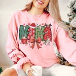 Personalised Christmas Theme Santa Hat Coquette Bow Snowflake Mama Sweatshirt Hoodie with 1-6 Names Christmas Festival Gift for Mom