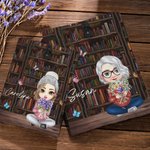 Personalisierte Cartoon-Figur Buchhülle mit Geburtsblume und Wunschnamen Buchcover Abdeckung Geburtstag Weihnachten Geschenk für Damen Bücherwurm