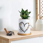 Pot de fleurs de naissance en céramique avec 1-6 noms et base en bambou Cadeau d'anniversaire de mère pour maman grand-mère