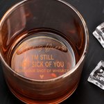 Personalisierte Nach Jahren bin ich immer noch nicht krank von Ihnen 10oz Old Fashioned Whiskey Rocks Glas mit eingraviertem Namen Geburtstag lustiges Geschenk für Mann
