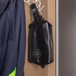 Trousse de toilette en cuir PU avec nom gravé Casque de pompier imperméable Hache Cadeau d'anniversaire pour homme pompier