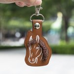 Gepersonaliseerde lederen paard borduurwerk kwastjes kapsel sleutelhanger met naam verjaardag vakantie cadeau voor paardenliefhebbers