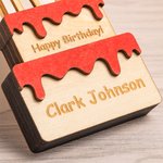Tarta de Cumpleaños Personalizada Monedero de Madera con Texto y Nombre Grabados Regalo de Cumpleaños para un Amigo de la Familia
