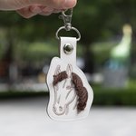 Gepersonaliseerde lederen paard borduurwerk kwastjes kapsel sleutelhanger met naam verjaardag vakantie cadeau voor paardenliefhebbers