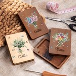 Bouquet di fiori di famiglia personalizzato in legno con aghi magnetici e nome Regalo di compleanno per la festa della mamma, nonna e amante del cucit