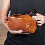 Gepersonaliseerde Schattige Hond Waterdichte Leren Toilettas met Naam Verjaardag Reisaccessoires Verjaardagscadeau voor Groomsmen Mannen