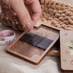 Bouquet di fiori di famiglia personalizzato in legno con aghi magnetici e nome Regalo di compleanno per la festa della mamma, nonna e amante del cucit