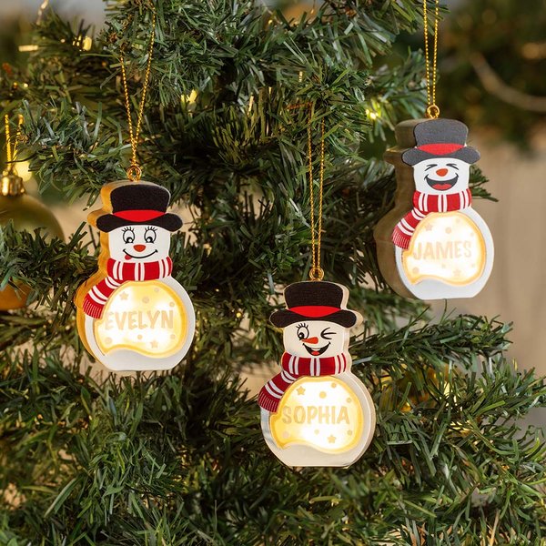 Personalisiertes Hölzernes Schneemann LED-Licht Weihnachten-Ornament mit Namen Weihnachtsbaum Strumpf Deko Winter Urlaub Party Geschenk für Familie