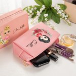 Sac de maquillage personnalisé en cuir avec nom et fleur de naissance Cadeau d'anniversaire pour les filles et les femmes