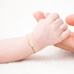 Personalisiertes Sterling Silber Baby Armband mit Namen Geburtsblume Gravur Baby Party Geburtstag Geschenk für Neugeborenes Baby Kinder