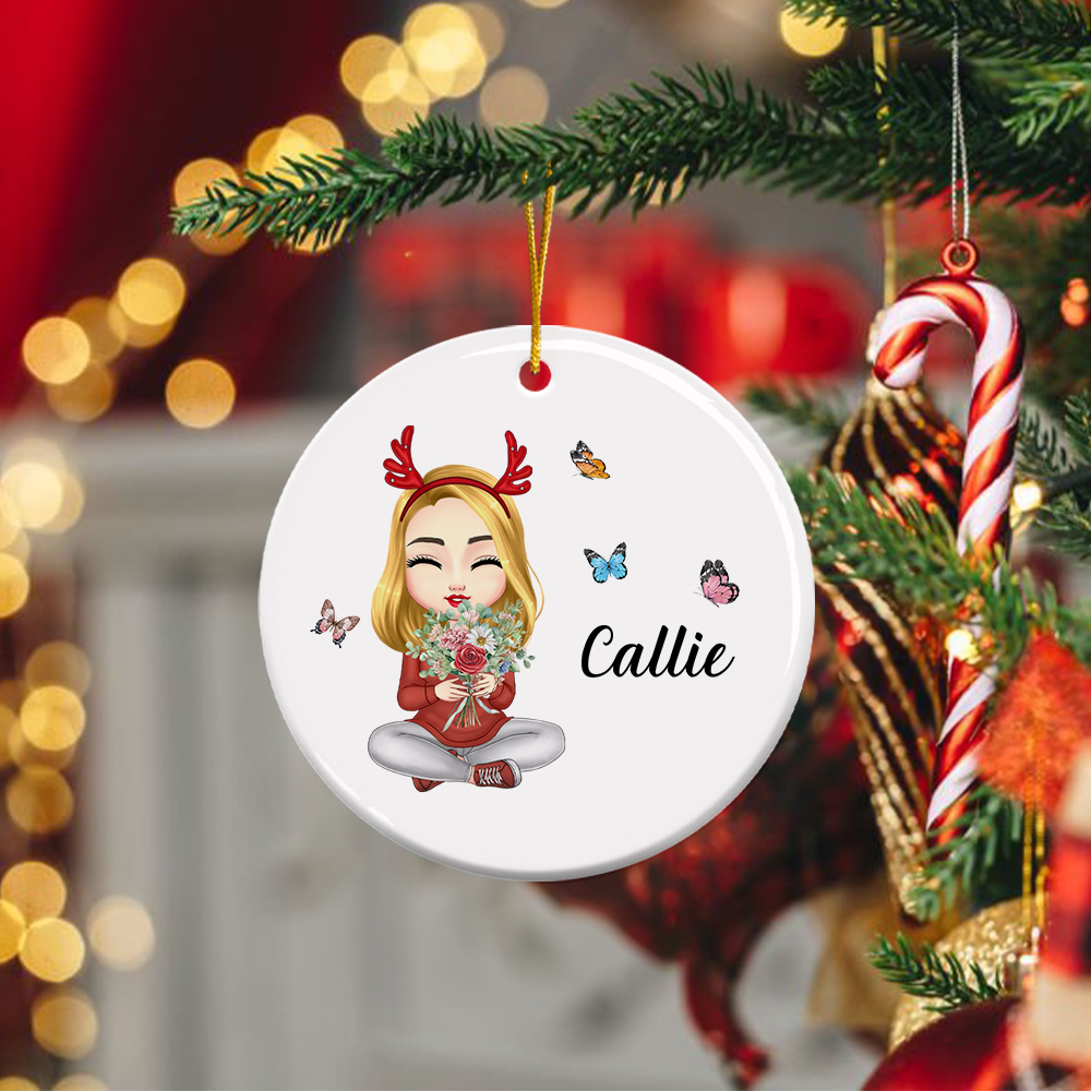 Personalizzato Cartoon Girl Women Character Ceramic Christmas Ornament con bouquet di fiori di nascita e nome Regalo di Natale in famiglia per la mamm