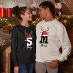 Personlig Multicolor Renhorn Santa Hat Initial Barn Vuxna Sweatshirt med namn Julafton Outfit Present till familjen
