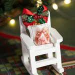 Personlig jul i himlen Jingle Bell Bow Empty Rocking Chair Ornament med Mini Pillow Memorial Julklapp för familjens förlust av en älskad