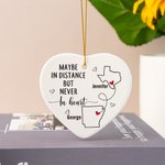 Personalizzato Mappa Silhouette Collegato Cuore a forma di albero di Natale in ceramica ornamento con nome Natale regalo a distanza per la famiglia am