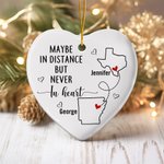 Personalizzato Mappa Silhouette Collegato Cuore a forma di albero di Natale in ceramica ornamento con nome Natale regalo a distanza per la famiglia am