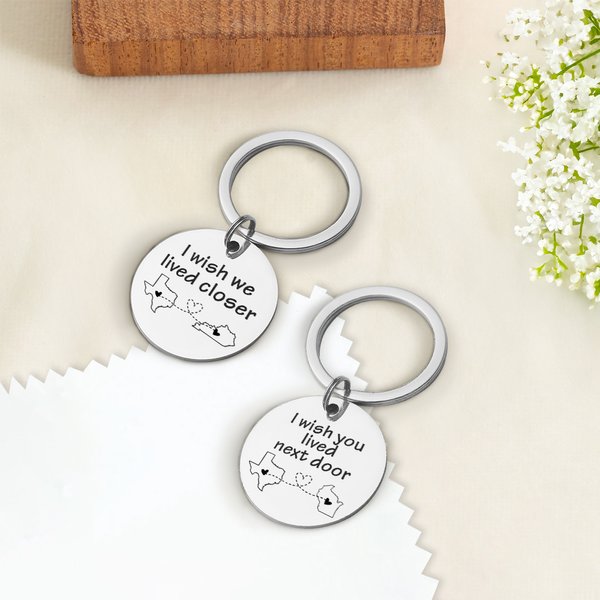 Personalised Wish We Lived Closer Engraved Love Heart Connection State Map Disc Keychain Birthday Farewell Long Distance Gift for Family Friend