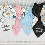 Personalisierte niedlichen Dinosaurier weiche Baby-Sicherheitsdecke mit gepunkteten Backing und Stickerei Name Baby Dusche Geburtstag Geschenk für Jungen Mädchen