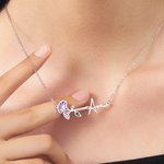 Collana personalizzata con fiore di nascita smaltato e pietra di nascita, regalo di compleanno e anniversario per le donne e le ragazze.