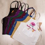 Tablier de Cuisine Personnalisé avec Fleur de Naissance et Nom Cadeau de Crémaillère pour Cuisiner Pâtisser Jardiner Femmes et Chefs