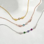 Personalizada Dainty Guardian Angel Wings Birthstone Collar Colgante Memorial Joyería Cumpleaños Simpatía Regalo de la familia para las mujeres