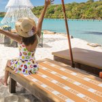 Asciugamano da spiaggia personalizzato a strisce classiche sovradimensionate con nome, asciugatura rapida, regalo di compleanno per donne e uomini.