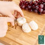 Tagliere per salumi personalizzato in bambù FSC con iniziale incisa e testo del nome Juice Groove Regalo di matrimonio per la famiglia