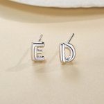 Personalizado Mini 3D Burbuja Inicial Letra Stud Pendientes Minimalista Joyería Cumpleaños Aniversario Regalo para Mujeres Niñas