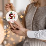 Initiales de Noël personnalisées Personnage de dessin animé Ornements de Noël ronds avec nom et lanière Décoration d'intérieur Cadeau de Noël pour la 