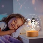 Personalisiertes Cartoon-Astronaut Planet Acryl LED-Nachtlicht mit Namen und Holzsockel Geburtstag Kinderzimmer Deko Geschenk für Jungen Mädchen