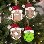 Personalisierte Baseball Volleyball Sport mit Weihnachtsmütze Weihnachtsschmuck mit Namen und Jahr Baumschmuck Urlaub Party Favors Geschenk für Traine