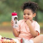 Botella de agua multicolor personalizada con nombre y asa para niños de 14 oz de dibujos animados Regalo de cumpleaños de vuelta al cole para niñas